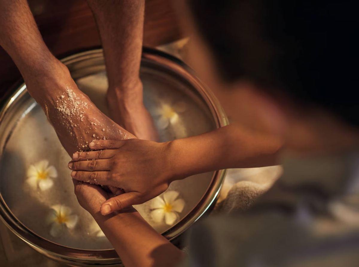 Talise Spa at Madinat Jumeirah – Full‑Moon Yoga & Sound Healing in the Alphasphere