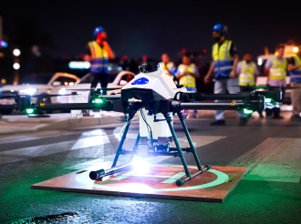 Dubai Tests Drones to Clean Traffic Signals